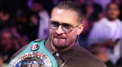 oleksandr-usyk-abandonne-ceintures-boxe