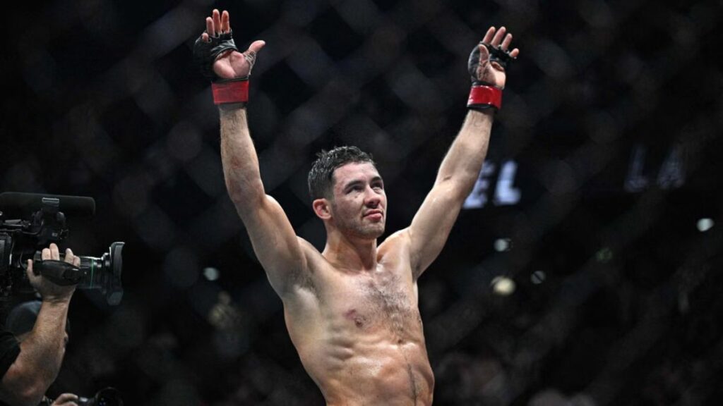 Alors qu'Axel Sola vient de remporter une belle victoire face à Ismael Bonfim. Il a évoqué la possibilité de combattre lors de l'UFC Paris.