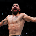 Beno&icirc;t Saint Denis affronte Paddy Pimblett lors de l&rsquo;UFC 329