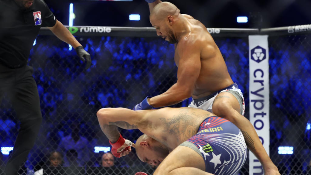 Presque un mois apr&egrave;s l'UFC Maison Blanche, l'arbitrage d'Herb Dean lors du combat entre Ciryl Gane et Alex Pereira continue de faire r&eacute;agir. Cette fois, c'est Charles Oliveira qui prend la parole.