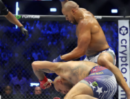 Charles-Oliveira-juge-Herb-Dean-sur-le-combat-Gane-Pereira-ufc-mma