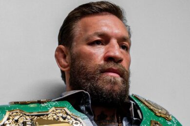 Conor-McGregor-pointe-faiblesse-Max-Holloway-premier-combat-wrestling-ufc-329-mma