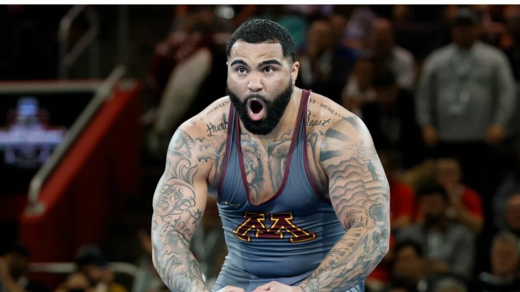 Gable Steveson va prochainement disputer un match de lutte au RAF.