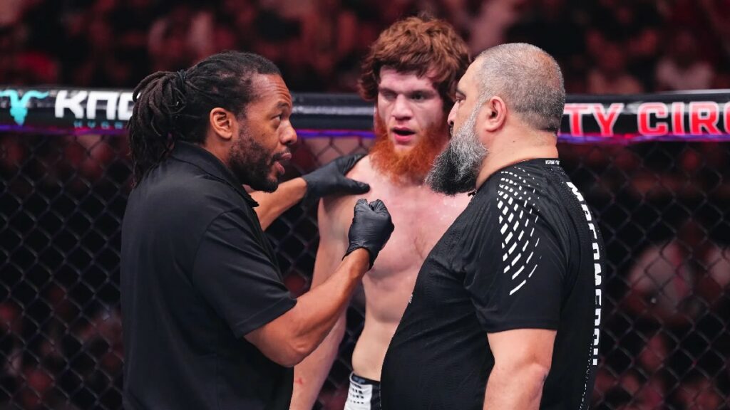 Herb Dean accusé de nuire au MMA par une légende de l’UFC