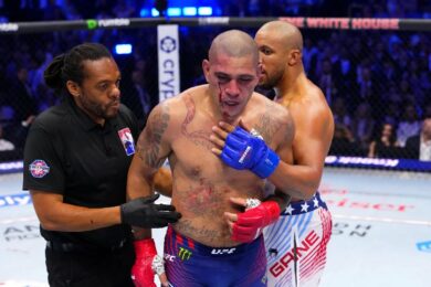 John-McCarthy-d&eacute;fend-Herb-Dean-contre-accusations-Alex-Pereira-d&eacute;faite-Ciryl-Gane-coups-ill&eacute;gaux-ufc-mma