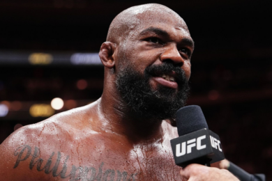 Jon-Jones-livre-ses-conseils-&agrave;-Ilia-Topuria-et-Khamzat-Chimaev-apr&egrave;s-leurs-d&eacute;faites