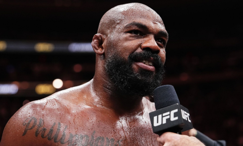 Jon-Jones-livre-ses-conseils-&agrave;-Ilia-Topuria-et-Khamzat-Chimaev-apr&egrave;s-leurs-d&eacute;faites