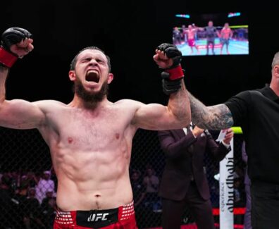 Khabib-Nurmagomedov-r&eacute;agi-apr&egrave;s-la-performance-r&eacute;ussie-de-son-prot&eacute;g&eacute;-&lsquo;Chanco&rsquo;-ufc-mma