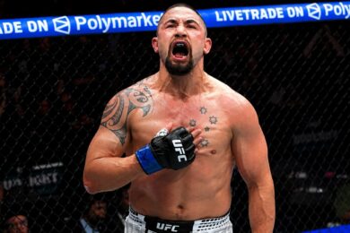 Robert-Whittaker-premi&egrave;re-victoire-ufc-poids-lourd-l&eacute;gers-ufc-mma-Nikita-Krylov