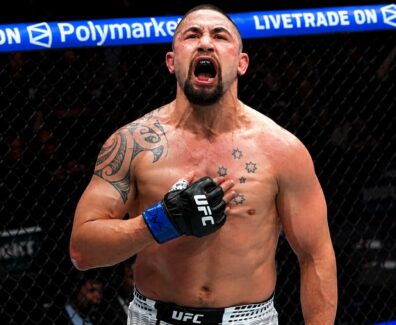 Robert-Whittaker-premi&egrave;re-victoire-ufc-poids-lourd-l&eacute;gers-ufc-mma-Nikita-Krylov