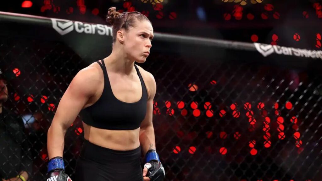 Ronda Rousey pourrait de nouveau revenir dans la cage. Elle a été mentionnée par une légende féminine du sport.