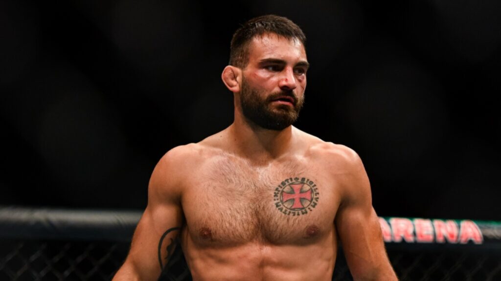 Beno&icirc;t Saint Denis inqui&egrave;te les fans avant l'UFC 329