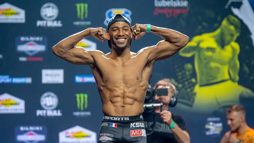 Le MMA fran&ccedil;ais f&eacute;licite Salahdine Parnasse apr&egrave;s l'officialisation de sa signature &agrave; l'UFC