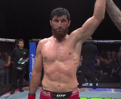 magomed-ankalaev-termine-bogdan-guskov-cinqui&egrave;me-reprise