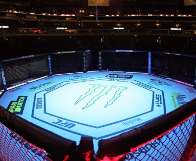 un-champion-signe-ufc-pr&eacute;avis-une-semaine