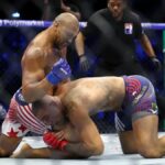 Alex Pereira prend la défense de Ciryl Gane après sa défaite à l'UFC Maison-Blanche : "C'est à l'arbitre de..." Alex Pereira s’est exprimé sur sa défaite face à Ciryl Gane lors de l’UFC Maison Blanche. Ses reproches concernent Herb Dean.
