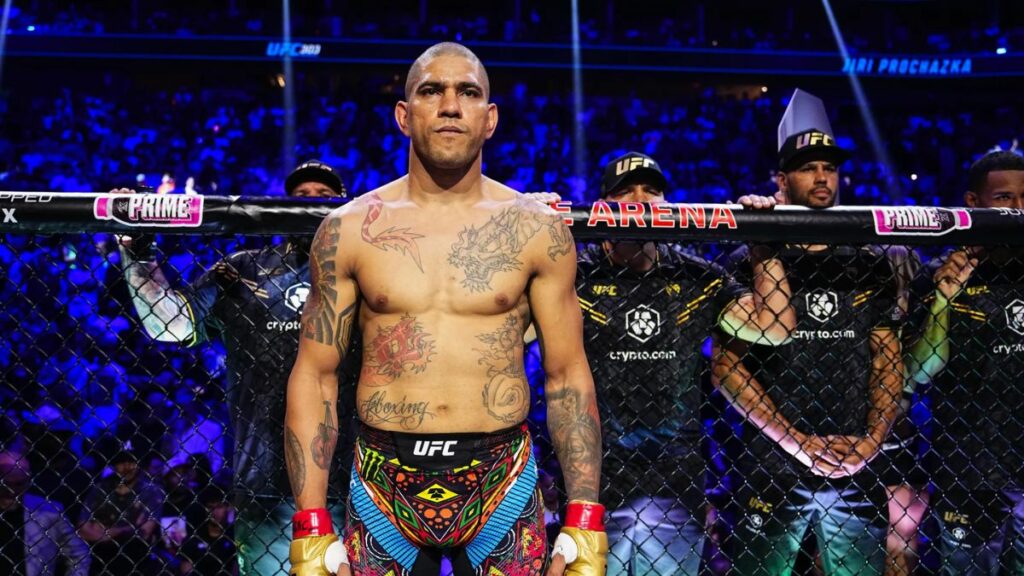Glover Teixeira a évoqué les ambitions d'Alex Pereira chez les poids lourds, mais aussi la question d’une éventuelle retraite.