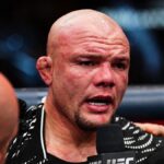 Anthony Smith sort du silence apr&egrave;s son arrestation et plusieurs accusations graves