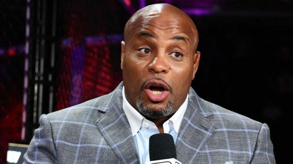 Daniel Cormier n&rsquo;a pas m&acirc;ch&eacute; ses mots concernant les potentielles sanctions qui pourraient viser trois des vainqueurs de l&rsquo;UFC 329.