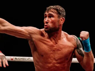Darren-Till-bagarre-en-pleine-rue-ufc-bkfc-mma