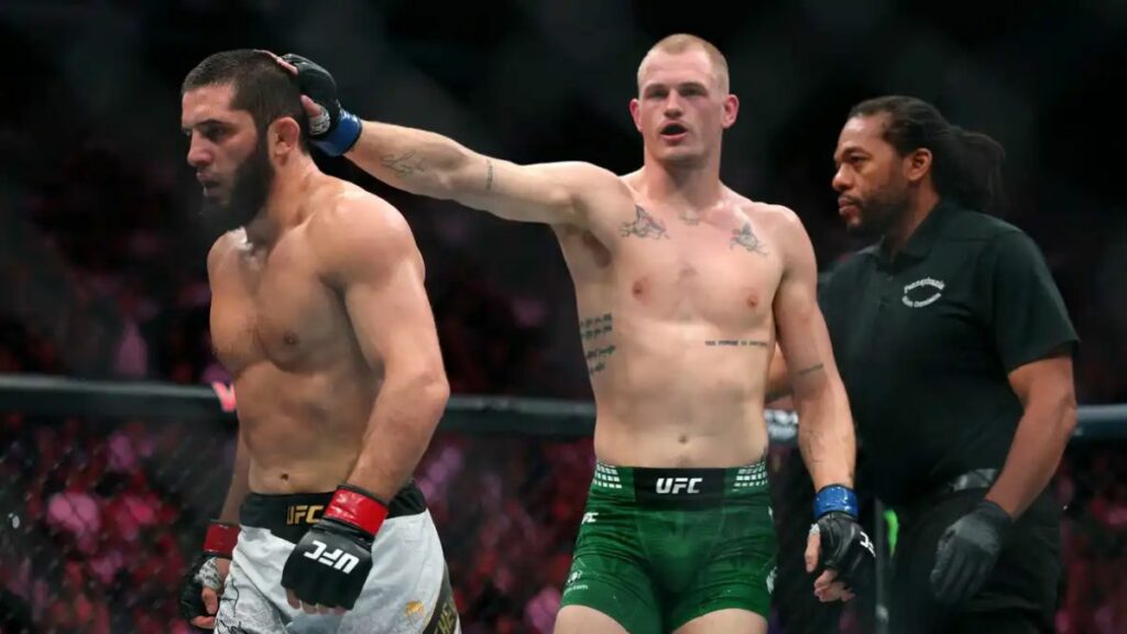 Islam Makhachev a conservé sa ceinture welterweight en dominant Ian Machado Garry. Dustin Poirier et Jorge Masvidal ont réagi à ce choc.