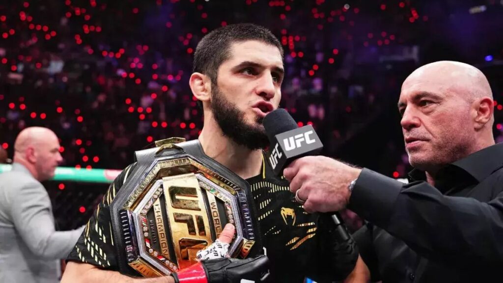 Islam Makhachev a &eacute;voqu&eacute; la possibilit&eacute; de monter encore une fois de division pour peut-&ecirc;tre devenir triple champion.