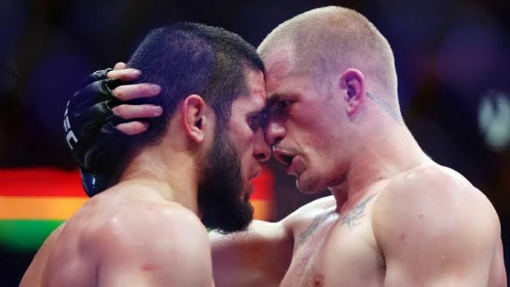 Islam Makhachev s’est imposé face à Ian Machado Garry. Mais un élément a retenu son attention et il s’en est amusé après le combat.