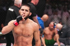 Islam-Makhachev-sen-prend-&agrave;-Ian-Garry-avant-UFC-330-ma