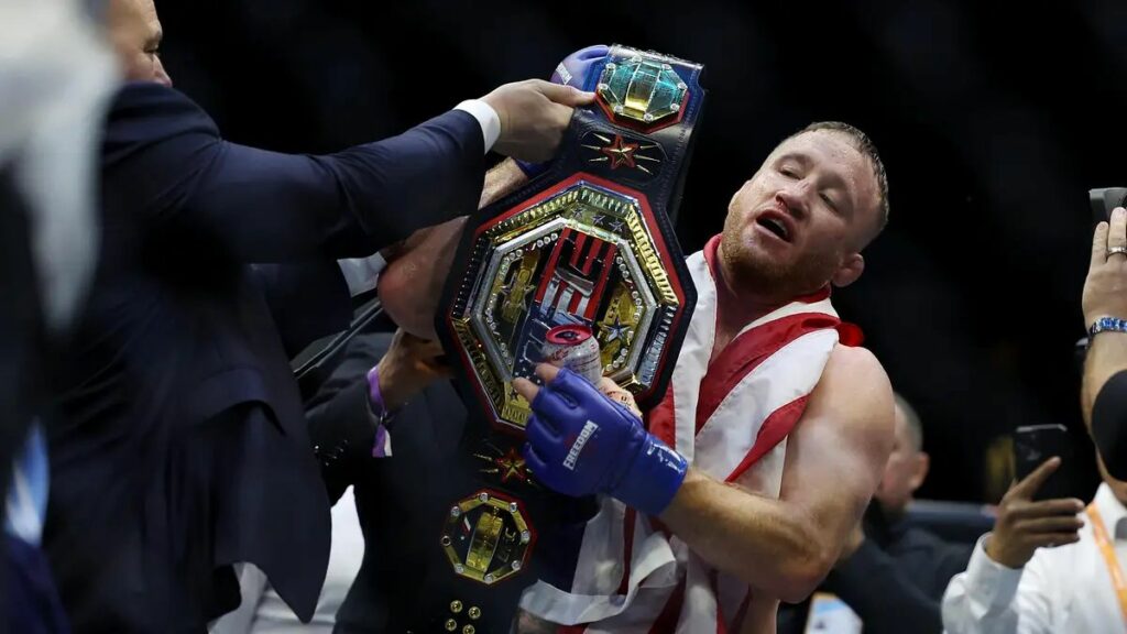 Les nouvelles de Justin Gaethje se font rares. Son manager, Ali Abdelaziz, a coup&eacute; court aux rumeurs de retraite en annon&ccedil;ant un retour.