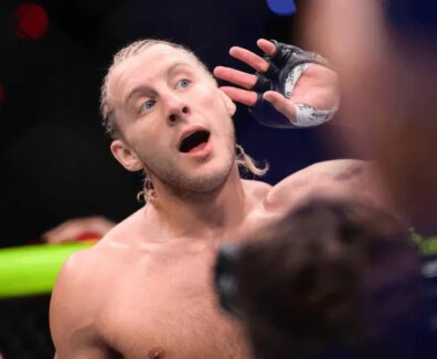 Paddy-Pimblett-regarde-les-avis-sur-les-r&eacute;seaux-sociaux-ufc-mma