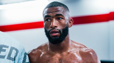 Salahdine-Parnasse-signature-se-livre-ufc-mma-Paris