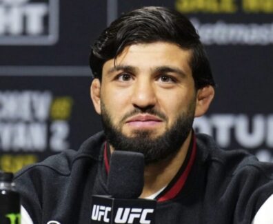 daniel-cormier-s-exprime-sur-la-situation-d-arman-tsarukyan-a-l-ufc