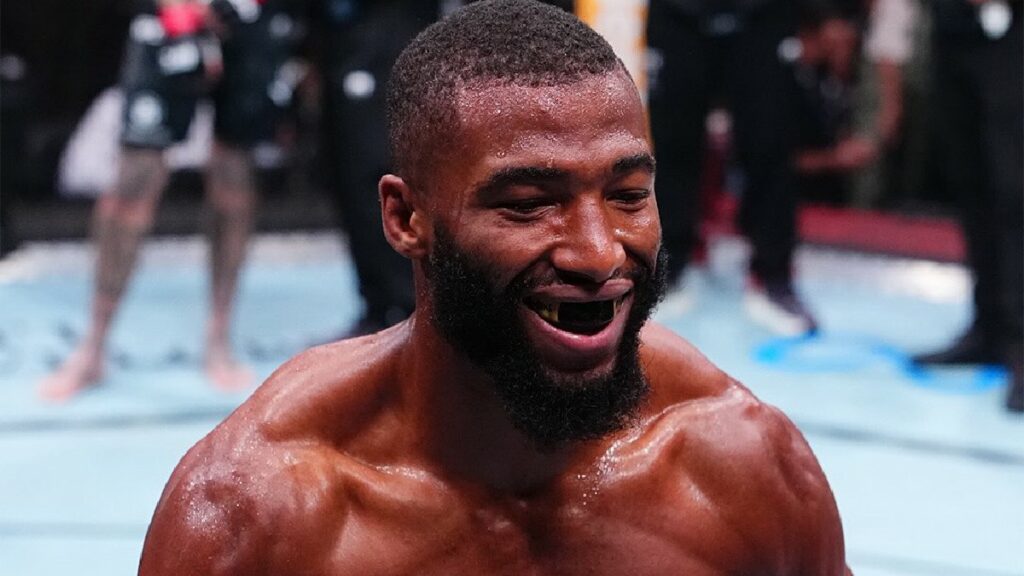 Après Dan Hooker, Axel Sola veut voir Salahdine Parnasse face à une légende de l’UFC