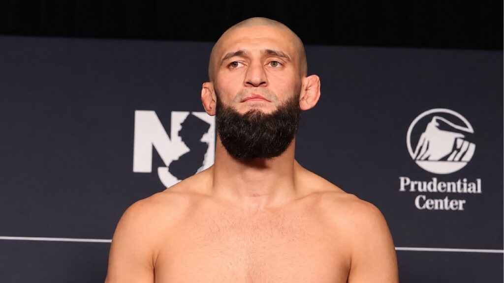 Khamzat Chimaev réagit aux rumeurs de combat entre Nassourdine Imavov et Sean Strickland