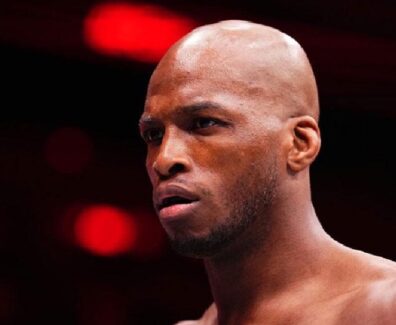 Michael-Page-siffl&eacute;-huer-ufc-paris-Ruziboev-mma