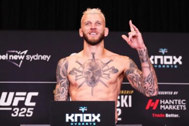 UFC-Paris-Salahdine-Parnasse-Dan-Hooker-pes&eacute;es-officielle-mma