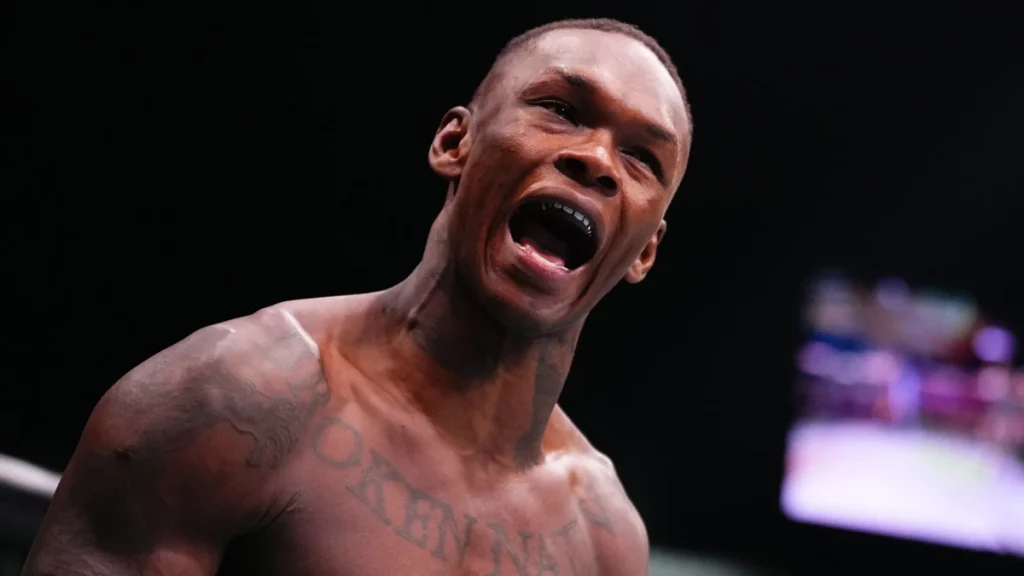 Israel Adesanya met en garde Ilia Topuria avant son retour