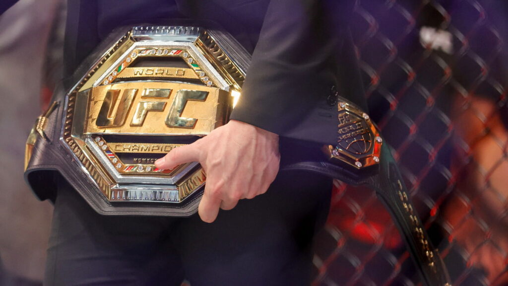 ancien-double-champion-ksw-battu-dricus-du-plessis-signe-ufc