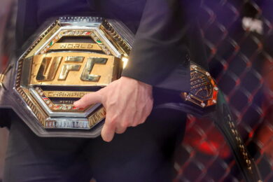 ancien-double-champion-ksw-battu-dricus-du-plessis-signe-ufc