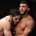 Arman Tsarukyan révèle les conseils que lui a donné Islam Makhachev après l'avoir battu : "Ne sois pas..." Arman Tsarukyan révèle ce que lui a confié Islam Makhachev après sa défaite pour ses débuts à l’UFC