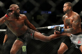 jon-jones-obliques-kicks-ancien-adversaire-thiago-santos-ufc
