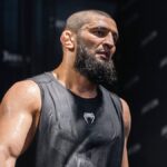 Khamzat Chimaev s'exprime sans détour sur son état d'esprit depuis sa défaite à l'UFC 328 : "Qu'est ce que je suis censé faire..." Khamzat Chimaev s'exprime sans détour sur son état d'esprit depuis sa défaite à l'UFC 328
