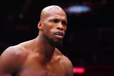 michael-page-d&eacute;fendu-adesanya