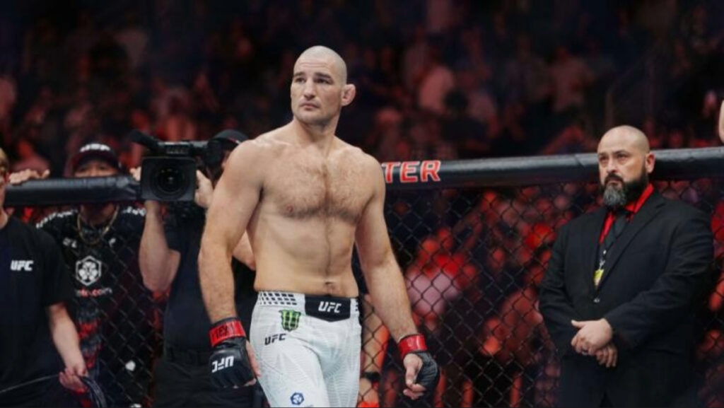 Sean Strickland se frotte à Francis Ngannou dans une séance de sparring filmée à Las Vegas