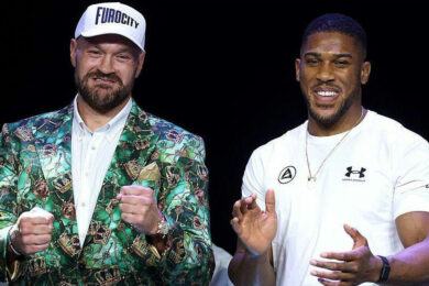 tyson-fury-anthony-joshua-face-off-reaction-boxe
