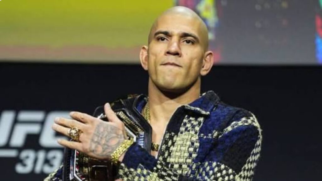 Une légende de l'UFC s'en prend à Alex Pereira