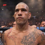 Alors qu'Alex Pereira esp&eacute;rait obtenir une revanche face &agrave; Ciryl Gane, l'UFC a finalement choisi Josh Hokit pour affronter le Fran&ccedil;ais. Une d&eacute;cision qui pourrait pourtant profiter au Br&eacute;silien, selon Henry Cejudo.