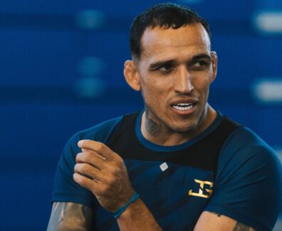 charles-oliveira-envoi-un-message-clair-sur-la-ceinture-bmf